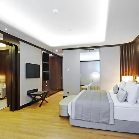Crowne Plaza Convention Center & Thermal By Ihg Hotel