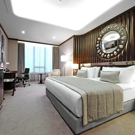 Crowne Plaza Convention Center & Thermal By Ihg