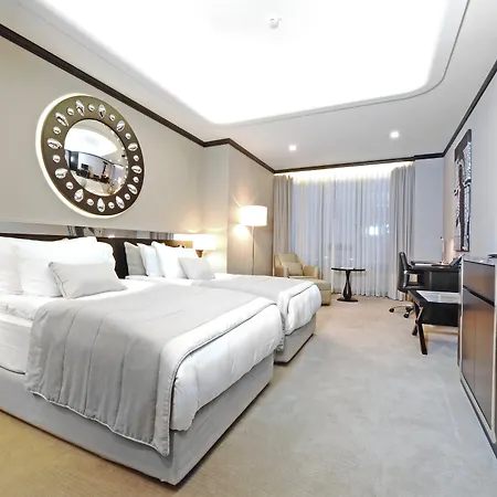 Crowne Plaza Convention Center & Thermal By Ihg Hotel 5*