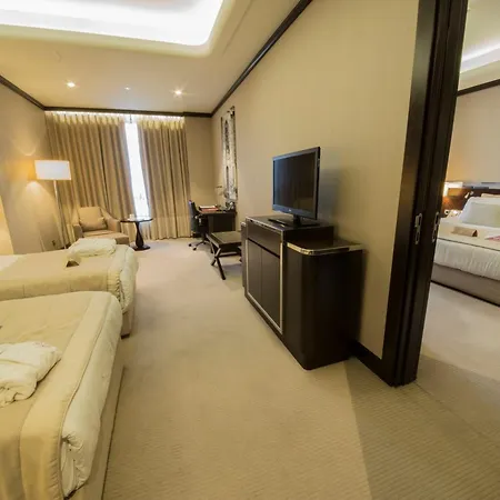 Hotel Crowne Plaza Convention Center & Thermal By Ihg