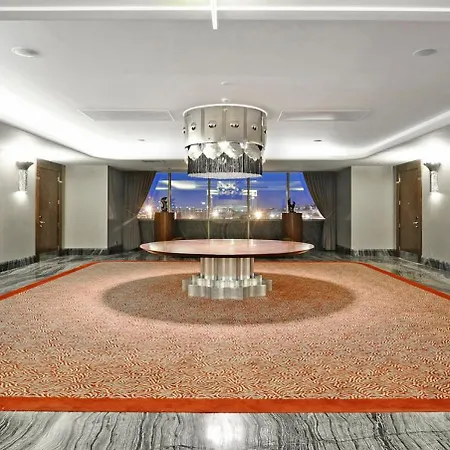 Hotel Crowne Plaza Convention Center & Thermal By Ihg