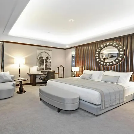 Crowne Plaza Convention Center & Thermal By Ihg Отель 5*
