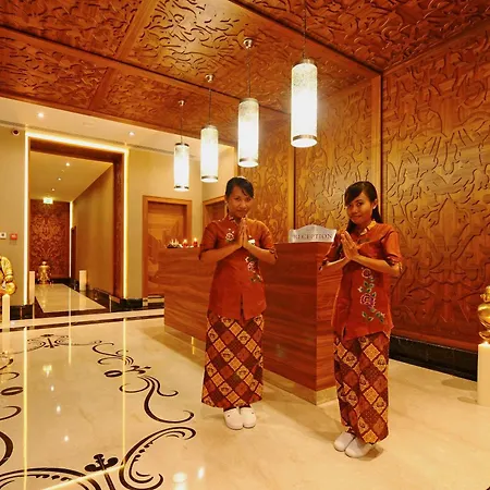 Отель Crowne Plaza Convention Center & Thermal By Ihg 5*