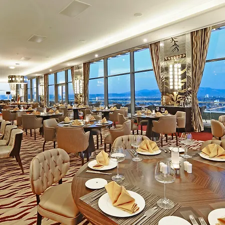 Hotel Crowne Plaza Convention Center & Thermal By Ihg 5*