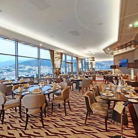 Crowne Plaza Convention Center & Thermal By Ihg Отель