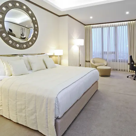 Crowne Plaza Convention Center & Thermal By Ihg