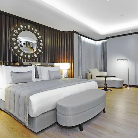 Hotel Crowne Plaza Convention Center & Thermal By Ihg 5*