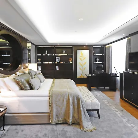 Hotel Crowne Plaza Convention Center & Thermal By Ihg