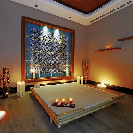 Crowne Plaza Convention Center & Thermal By Ihg 5*