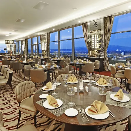 Crowne Plaza Convention Center & Thermal By Ihg Hotel 5*