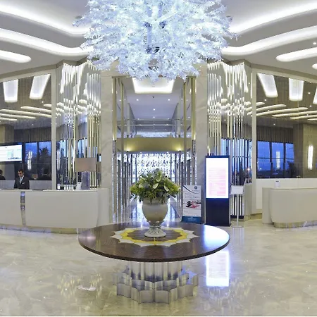 Hotel Crowne Plaza Convention Center & Thermal By Ihg