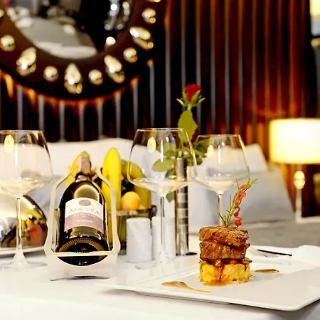 Crowne Plaza Convention Center & Thermal By Ihg Hotel