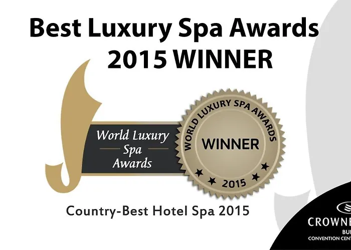 Отель Crowne Plaza Convention Center & Thermal By Ihg 5*