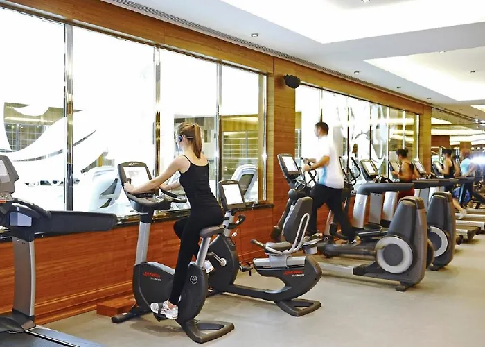 Отель Crowne Plaza Convention Center & Thermal By Ihg