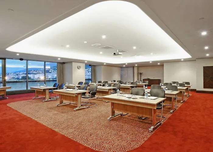 Crowne Plaza Convention Center & Thermal By Ihg