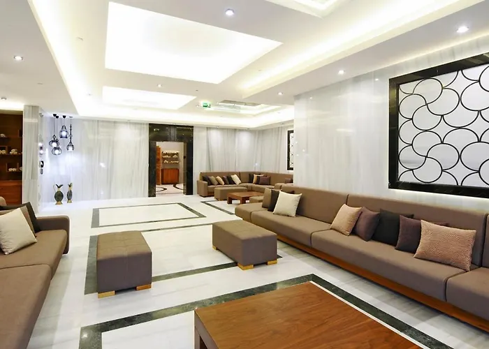 Отель Crowne Plaza Convention Center & Thermal By Ihg 5*