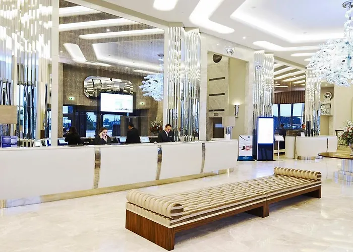 Crowne Plaza Convention Center & Thermal By Ihg Отель