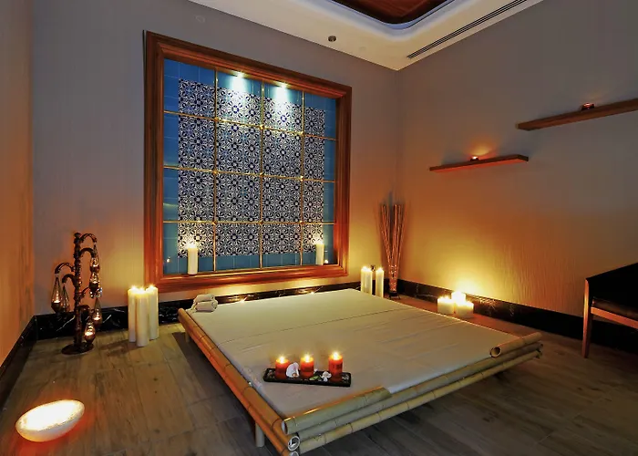 Crowne Plaza Convention Center & Thermal By Ihg 5*