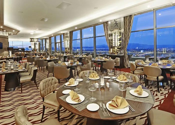 Crowne Plaza Convention Center & Thermal By Ihg Отель 5*